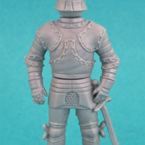 1. Chevalier avec épée et casque à plumet.